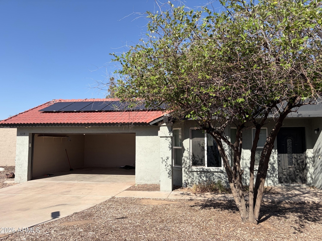 1139 W Laredo Street - Photo 0