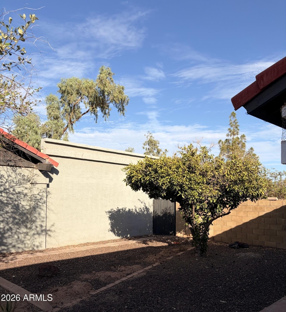 1139 W Laredo Street - Photo 3