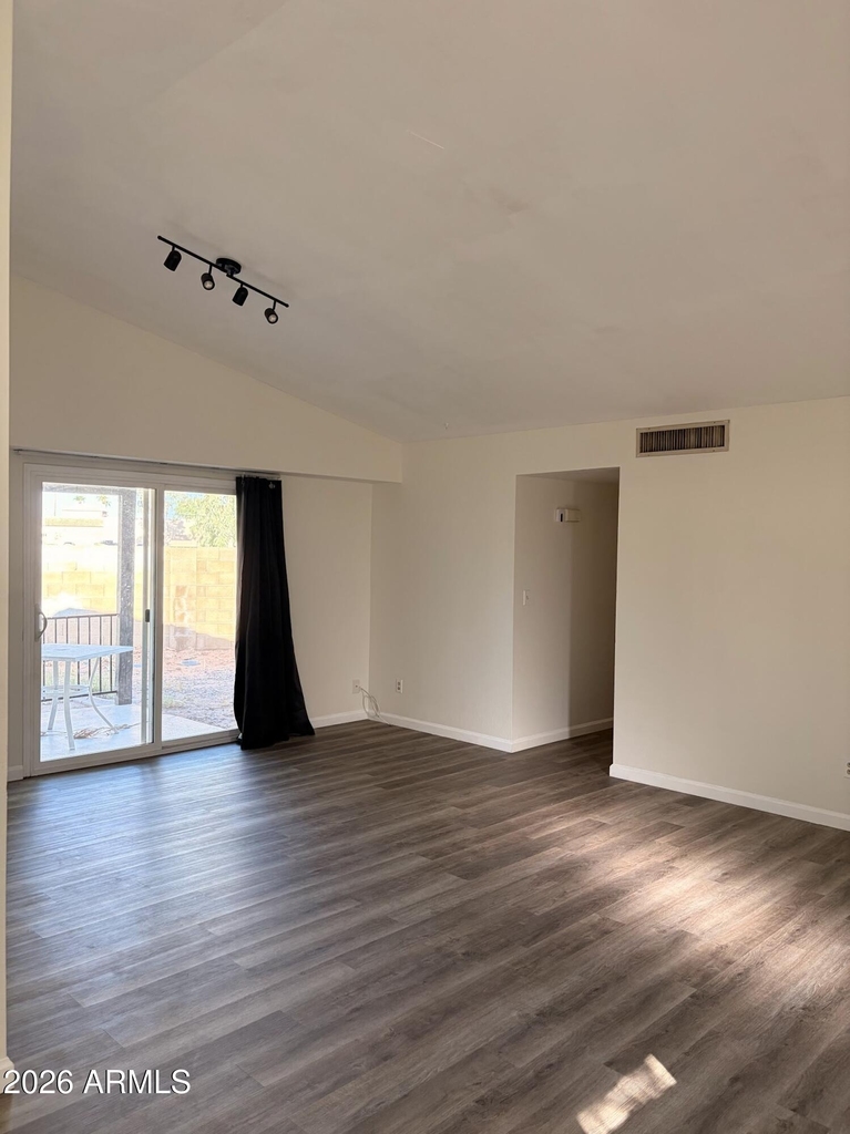 1139 W Laredo Street - Photo 7