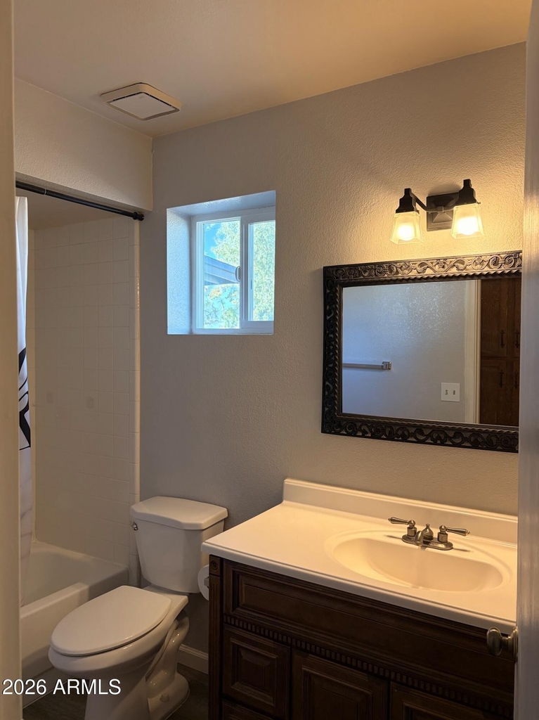 1139 W Laredo Street - Photo 12