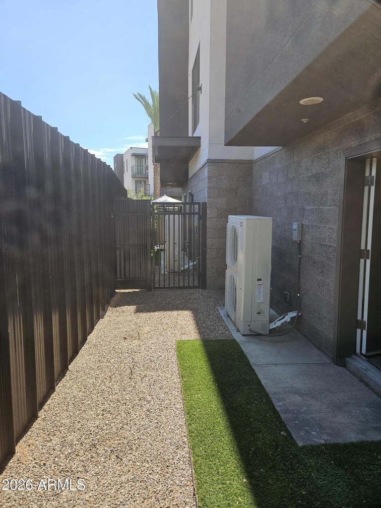 232 S Roosevelt Street - Photo 33