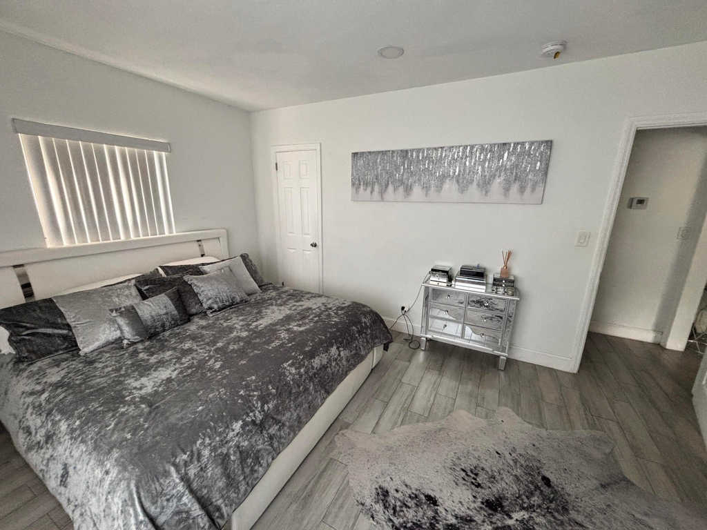 1345 Ne 15th Avenue - Photo 3