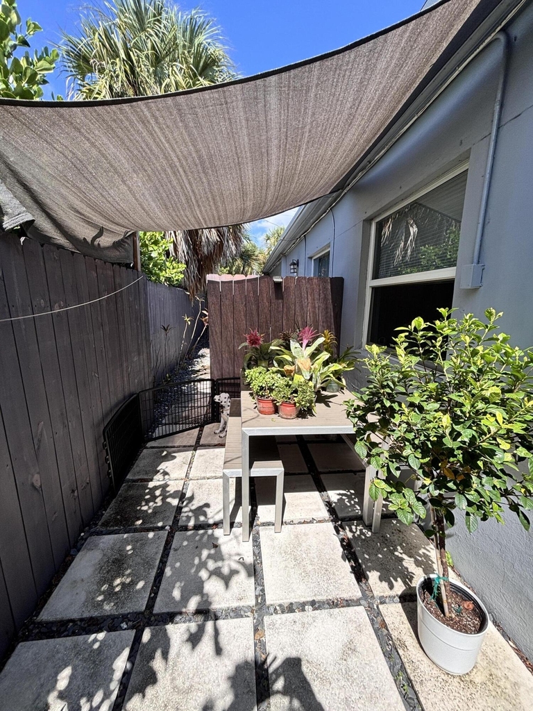 1345 Ne 15th Avenue - Photo 7