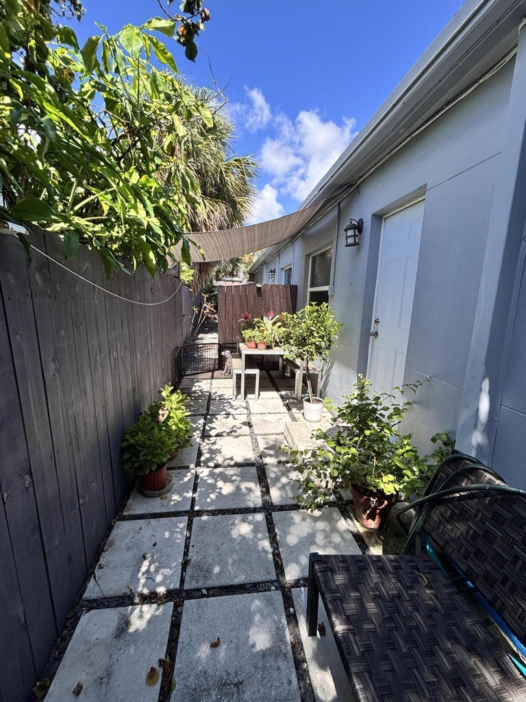 1345 Ne 15th Avenue - Photo 6