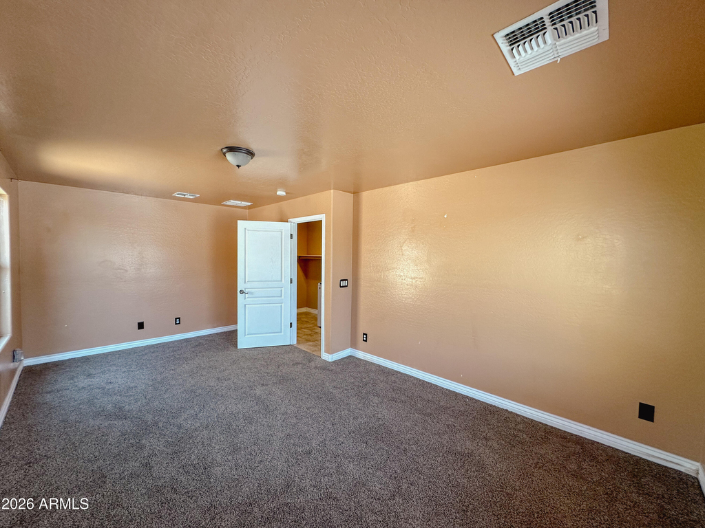 11034 W Washington Street - Photo 5