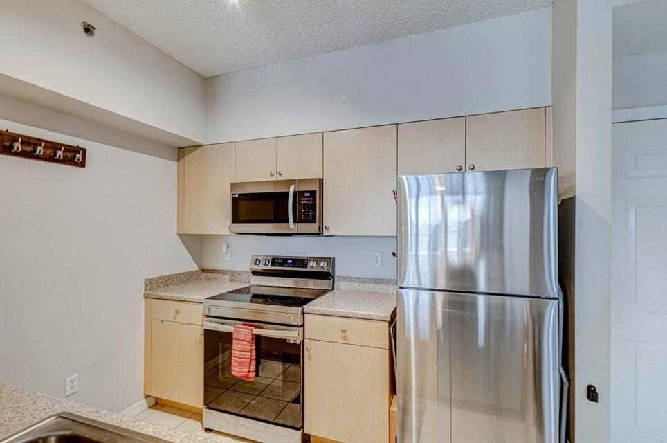 616 Clearwater Park Road - Photo 11