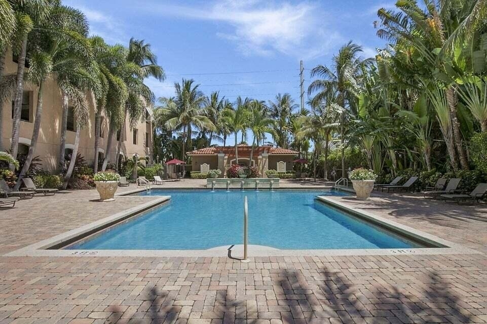 616 Clearwater Park Road - Photo 4