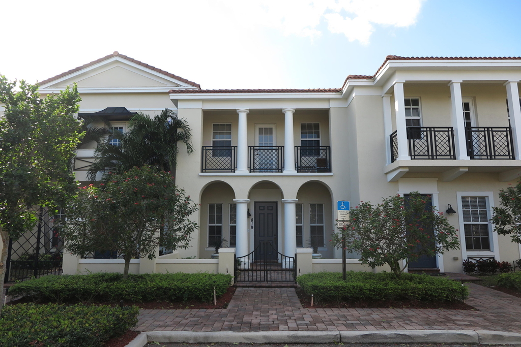 819 Nw 82nd Place - Photo 14
