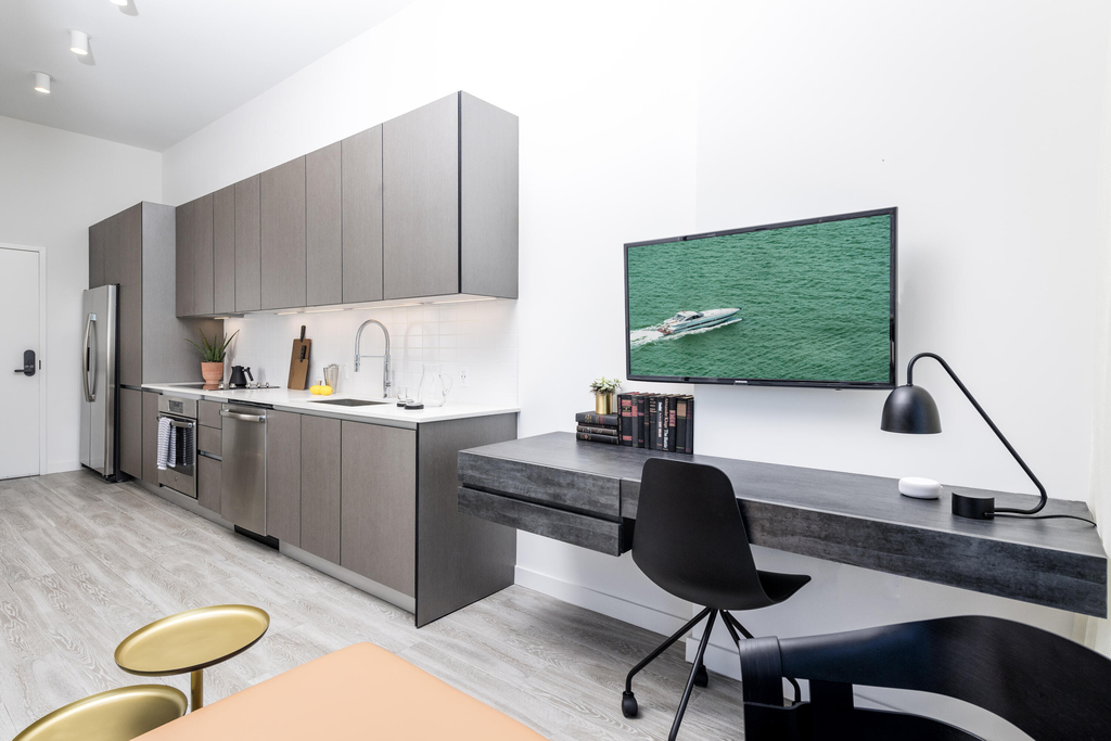 240 Nw 25th Street - Photo 8