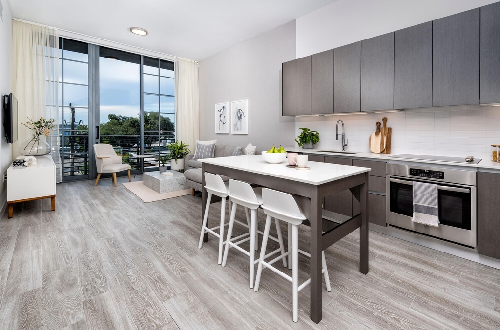 240 Nw 25th Street - Photo 9