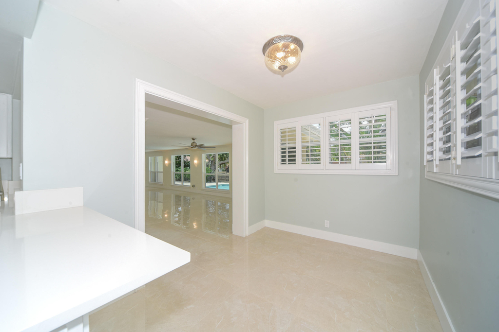 709 W Royal Palm Road - Photo 4