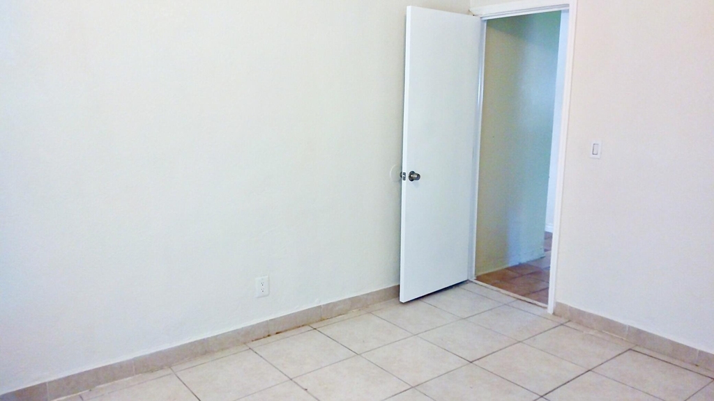 22 Nw 8th Avenue Nw - Photo 3