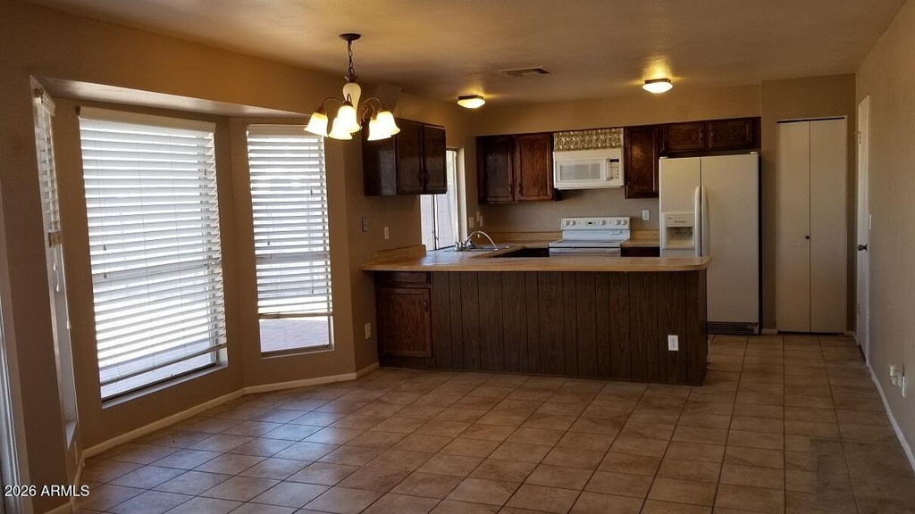 1626 W Beaubien Drive - Photo 3
