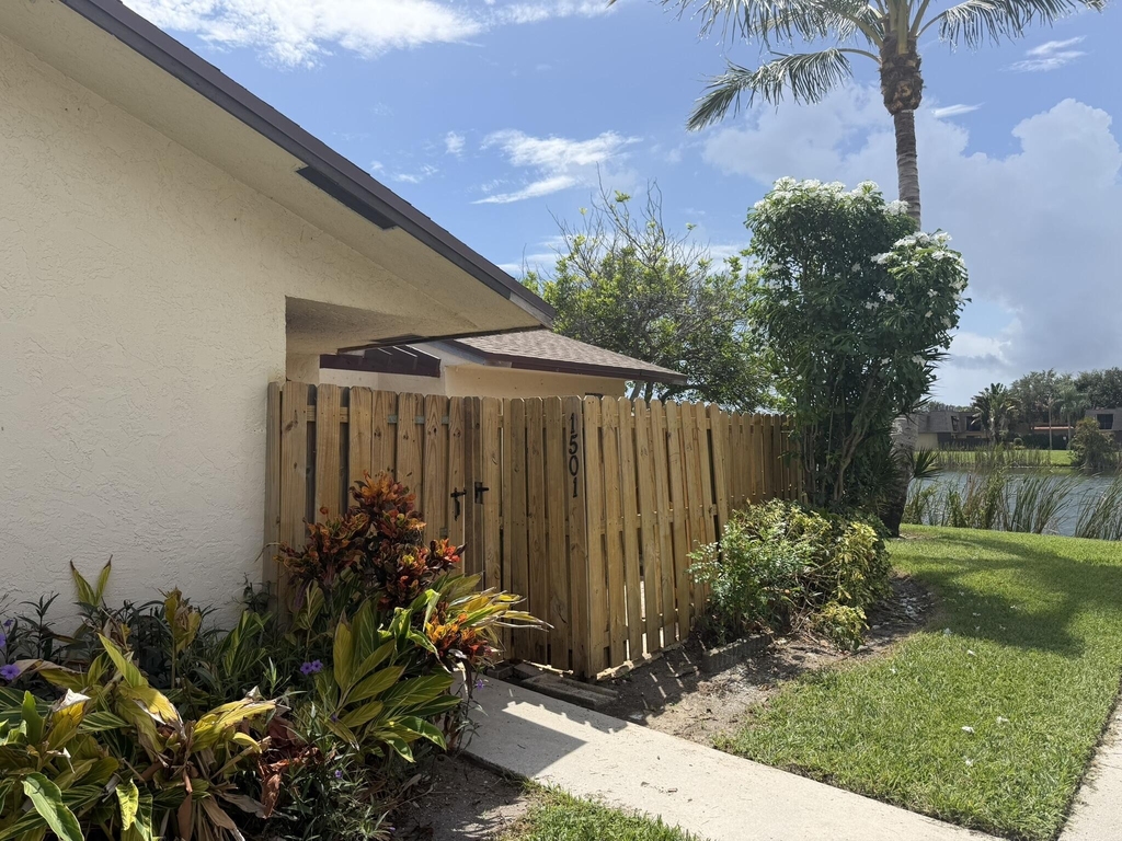 1501 Waterview Circle - Photo 0