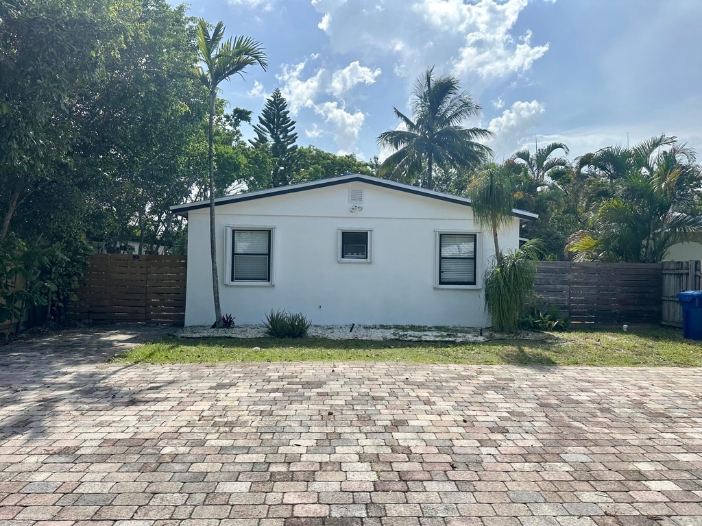 1529 Nw 4th Avenue - Photo 0