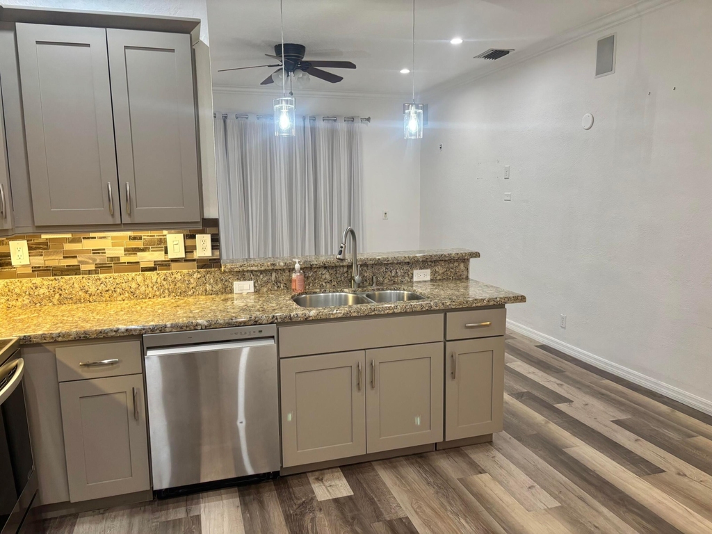 5207 Eagle Cay Place - Photo 4