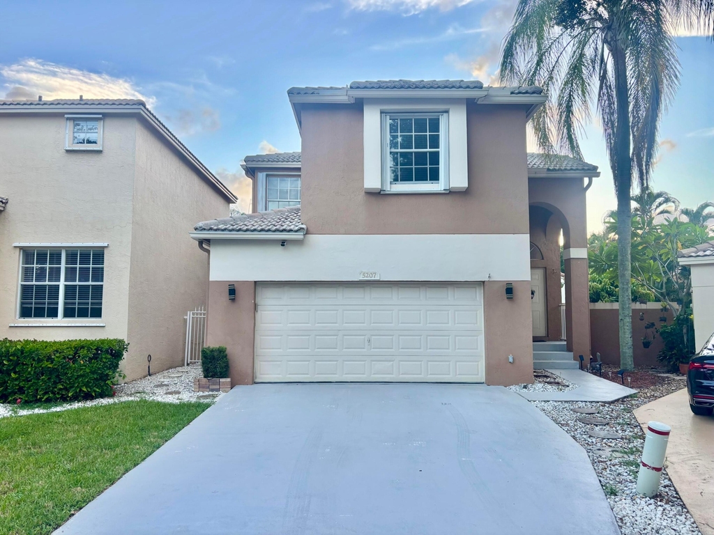5207 Eagle Cay Place - Photo 0