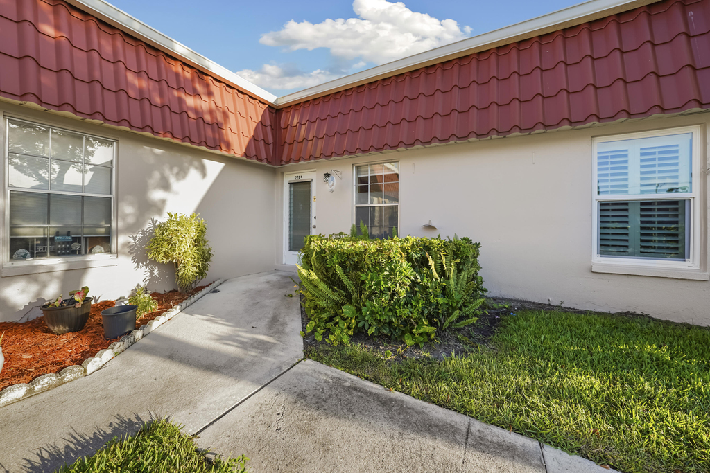 270 Cape Cod Circle - Photo 0
