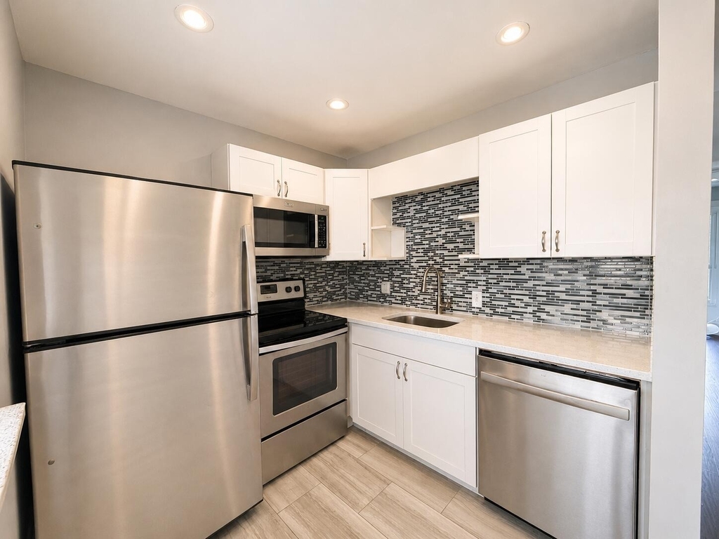 119 Sussex F - Photo 9
