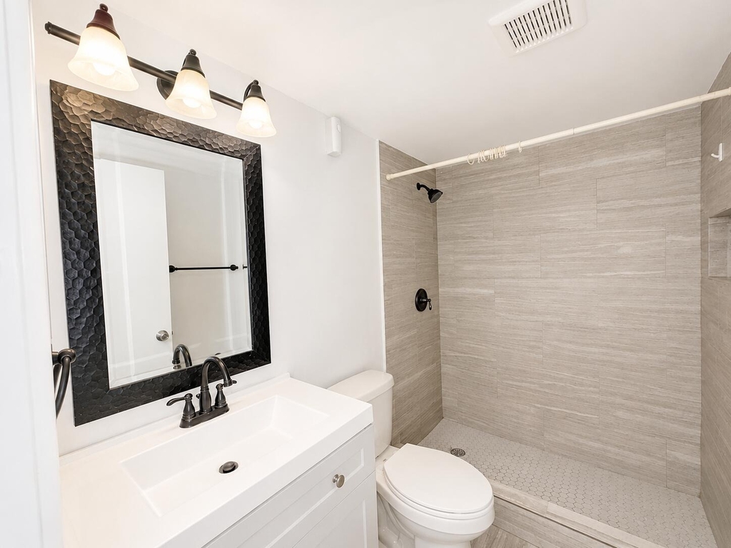 119 Sussex F - Photo 10