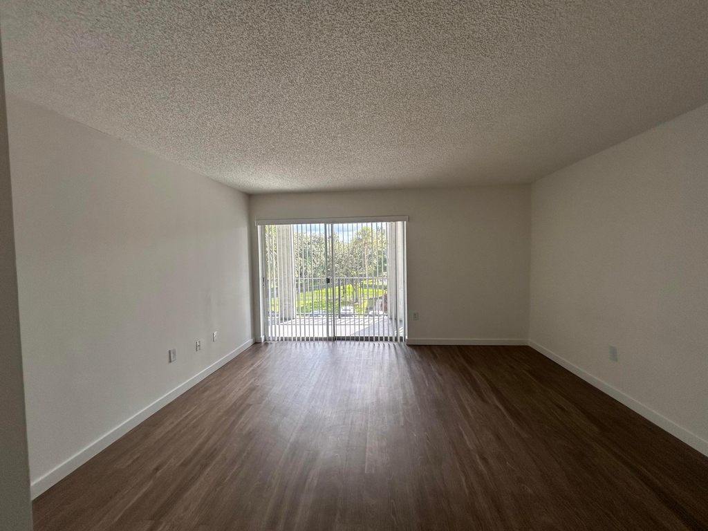 4108 N Pine Island Road - Photo 16