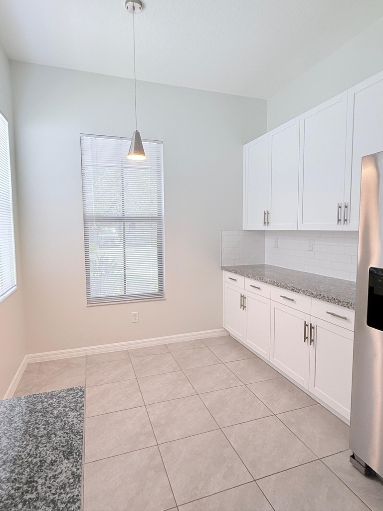 5489 Soria Avenue - Photo 6