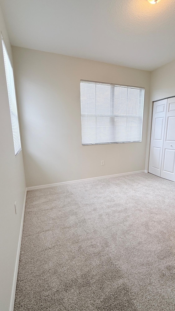 5489 Soria Avenue - Photo 30