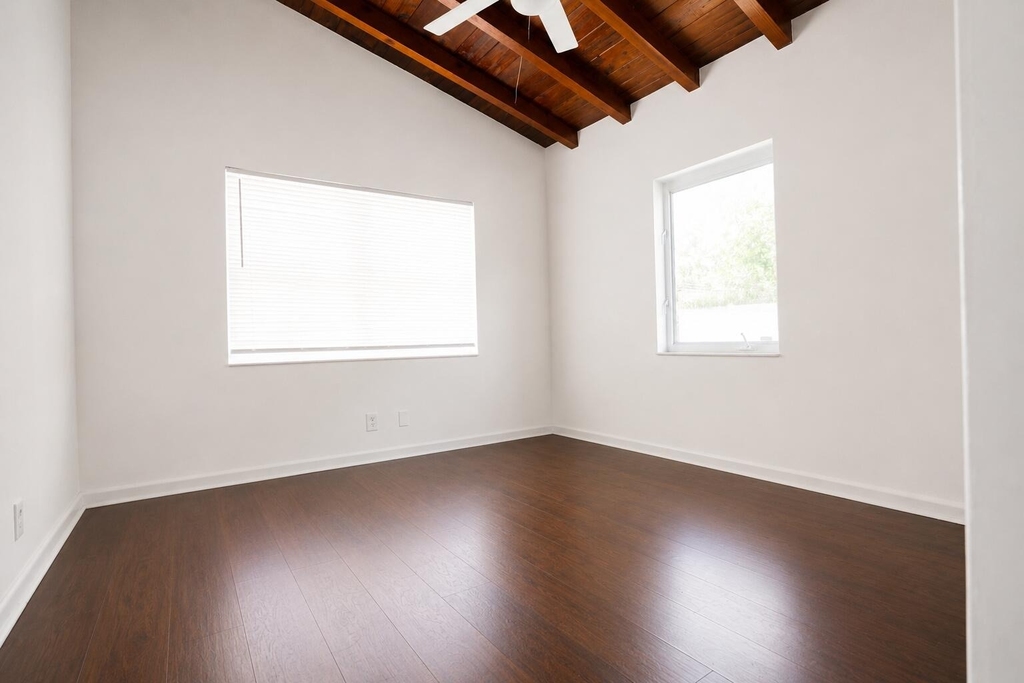 3219 Windsor Avenue - Photo 6