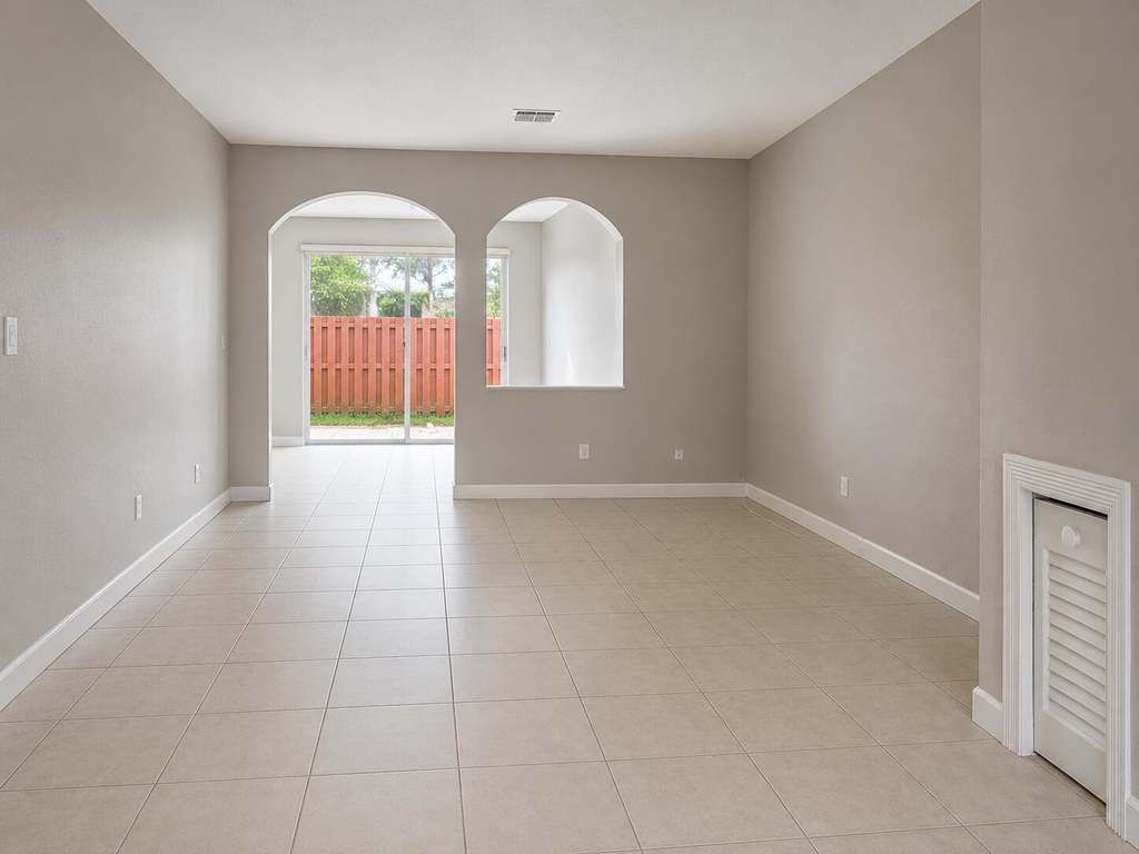 5610 Nw 107th Avenue - Photo 1
