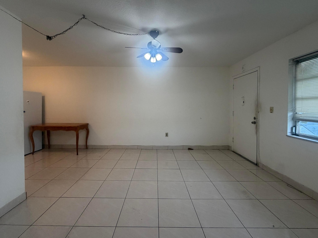 20210 Ne 2nd Avenue - Photo 3