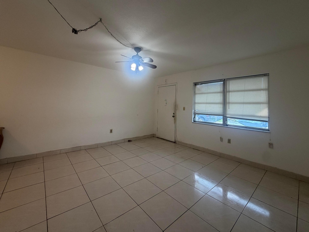 20210 Ne 2nd Avenue - Photo 4
