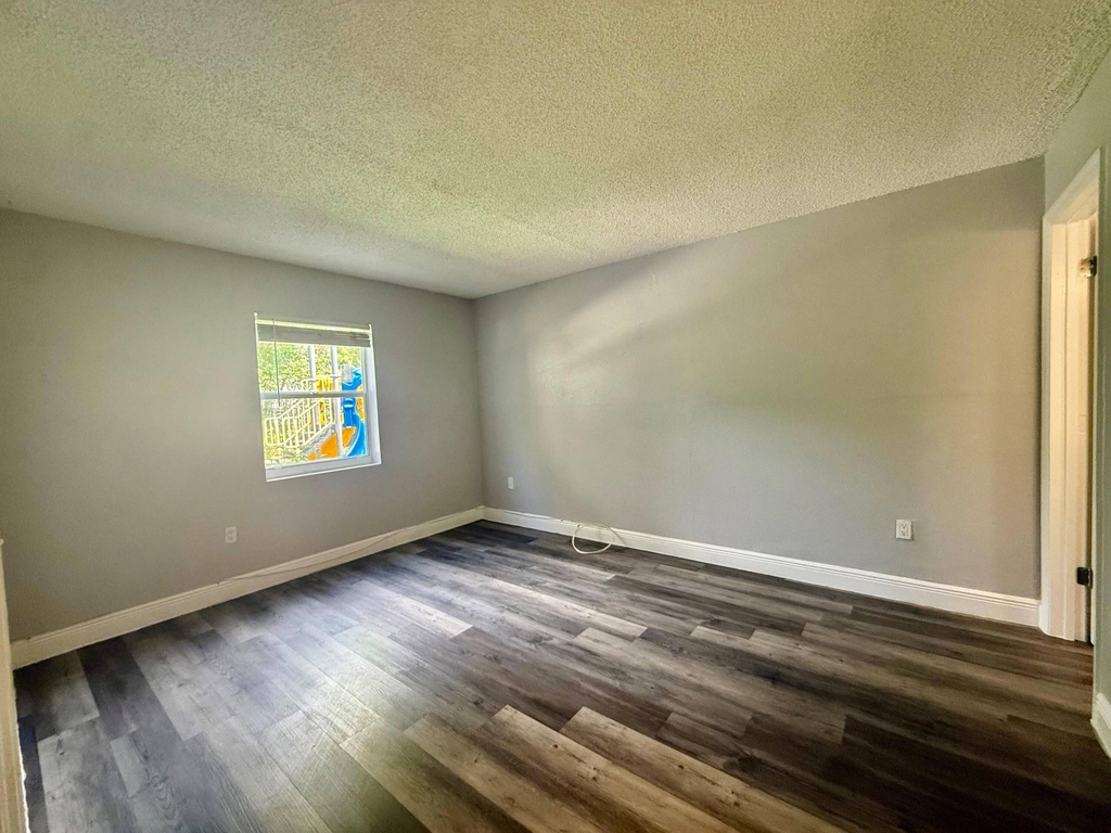 726 Sw 81st Avenue - Photo 9