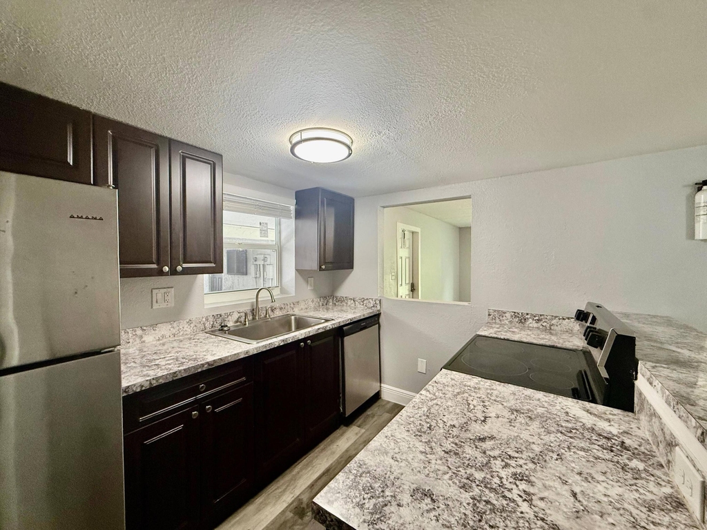 726 Sw 81st Avenue - Photo 3