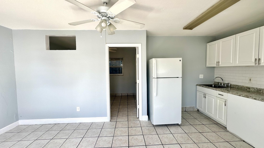 601 N K Street - Photo 2