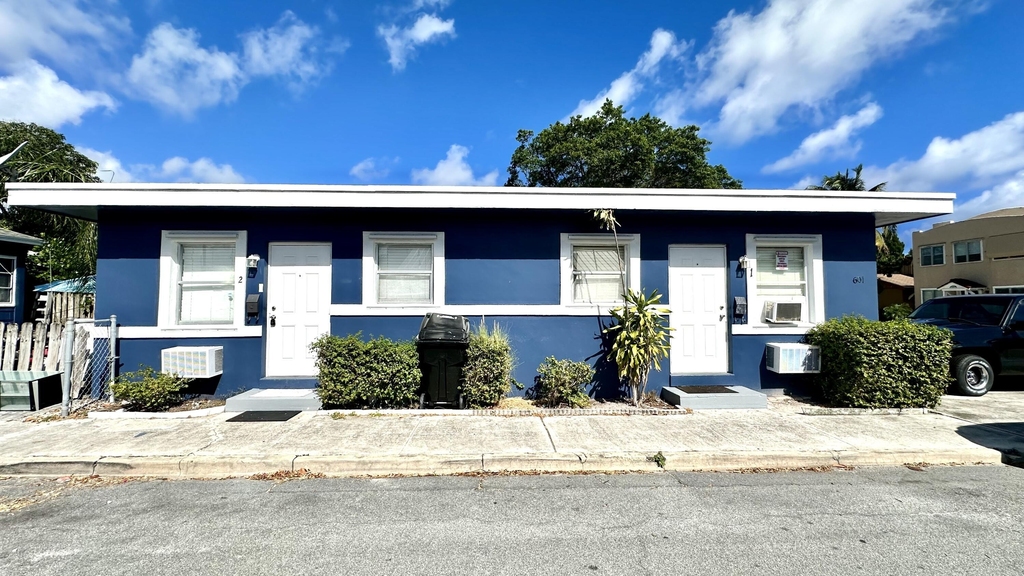 601 N K Street - Photo 0
