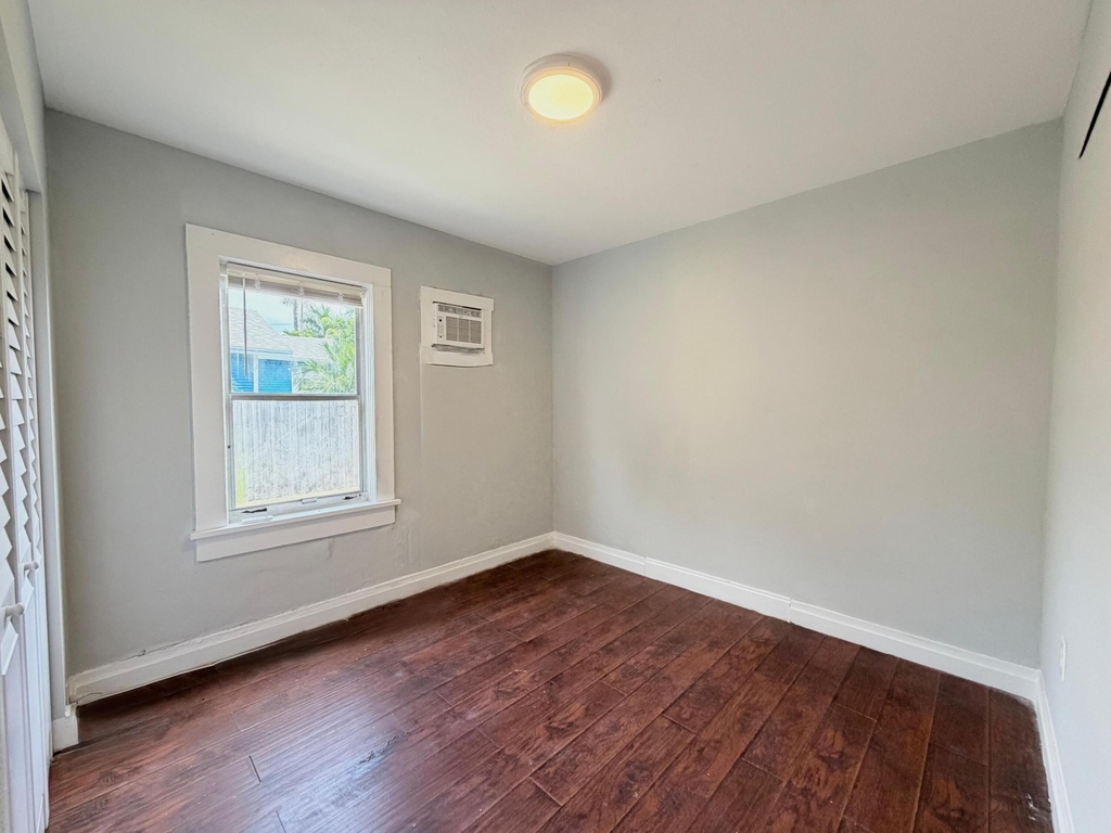 318 S K Street - Photo 9