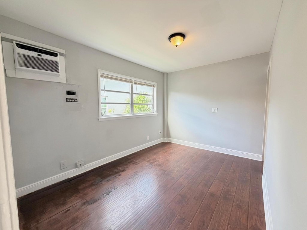 318 S K Street - Photo 3