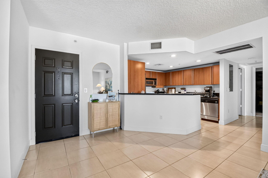 610 Clematis Street - Photo 2