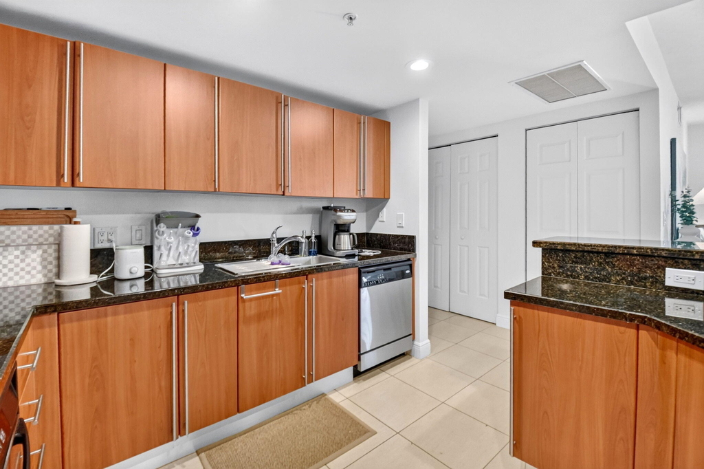 610 Clematis Street - Photo 8