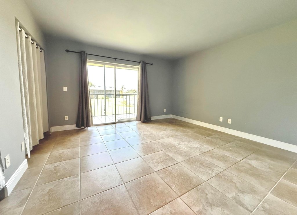 1625 Meadows Circle W - Photo 6
