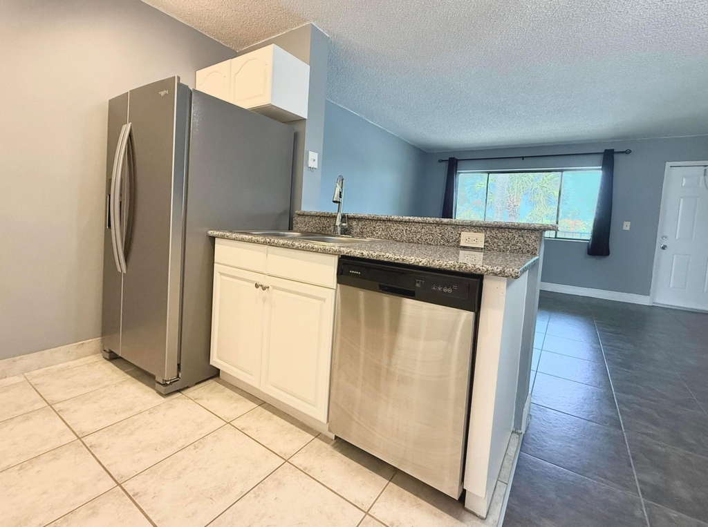 1625 Meadows Circle W - Photo 2