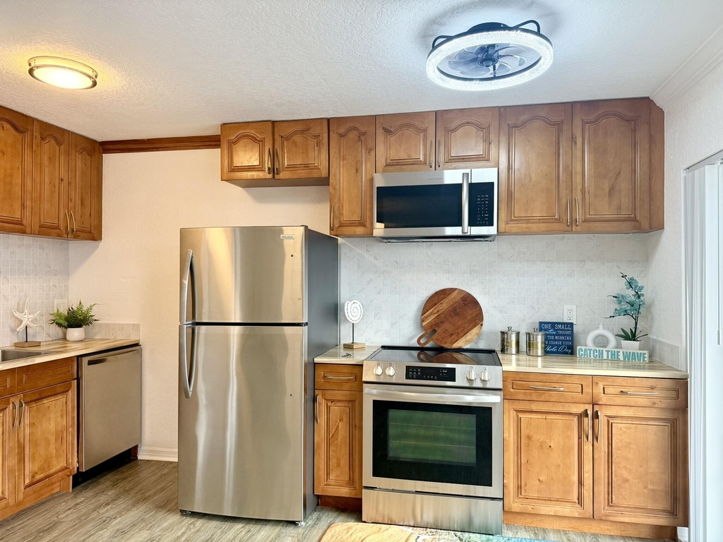 436 Auburn - Photo 0