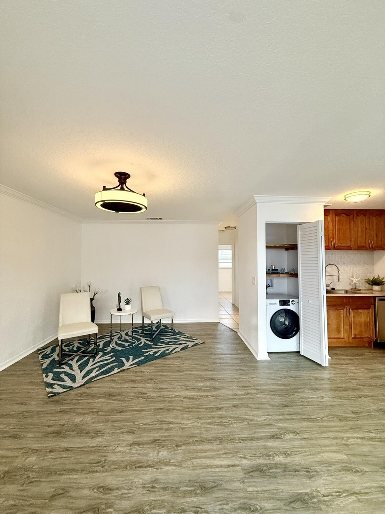 436 Auburn - Photo 3