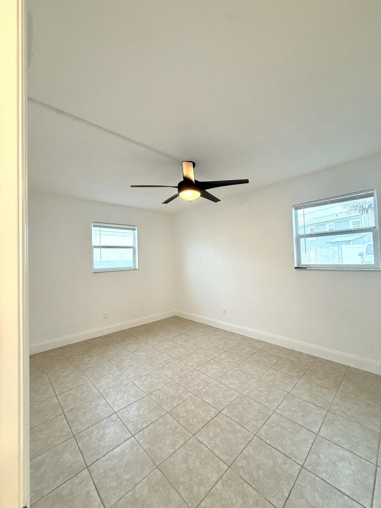 436 Auburn - Photo 13
