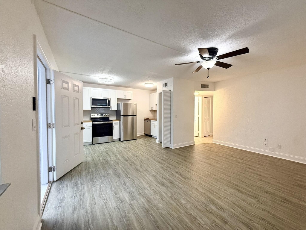 436 Auburn - Photo 1
