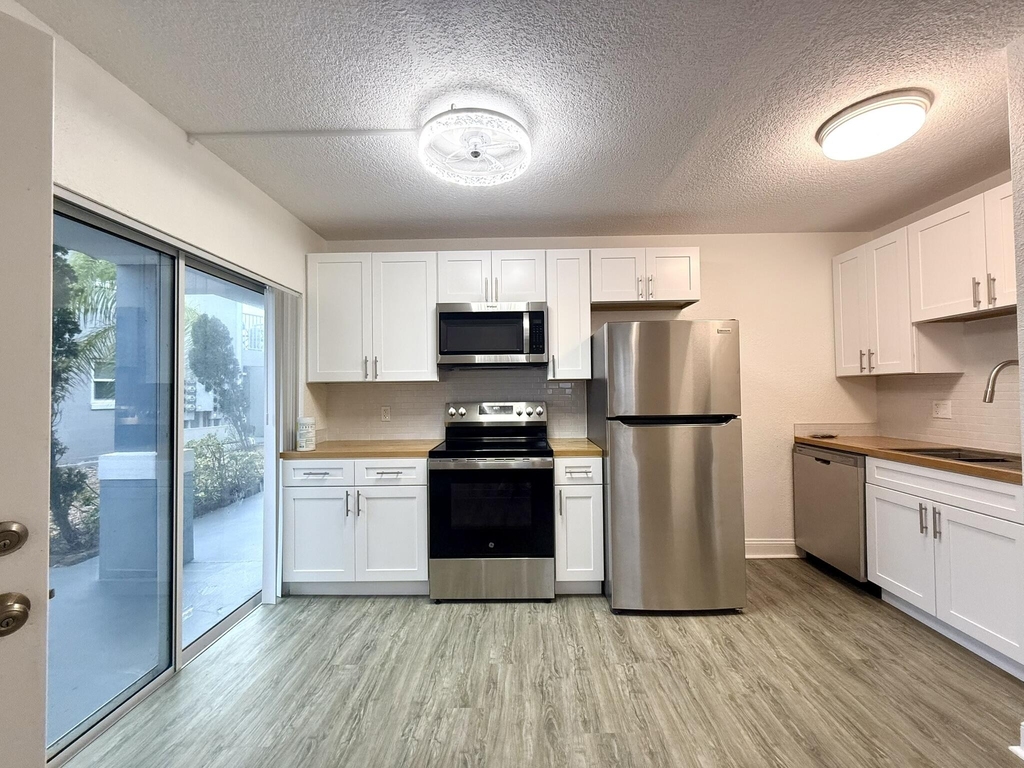 436 Auburn - Photo 0