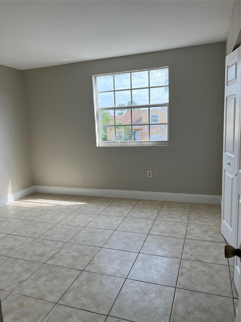 8265 Nw 192nd Terrace - Photo 6