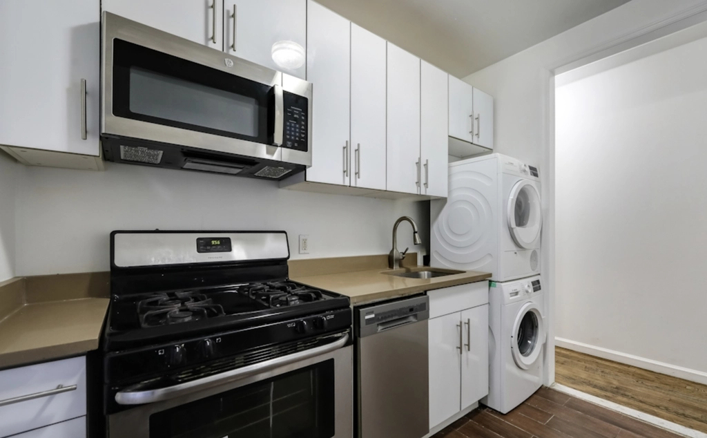 Claremont Avenue, Unit 04 - Photo 0
