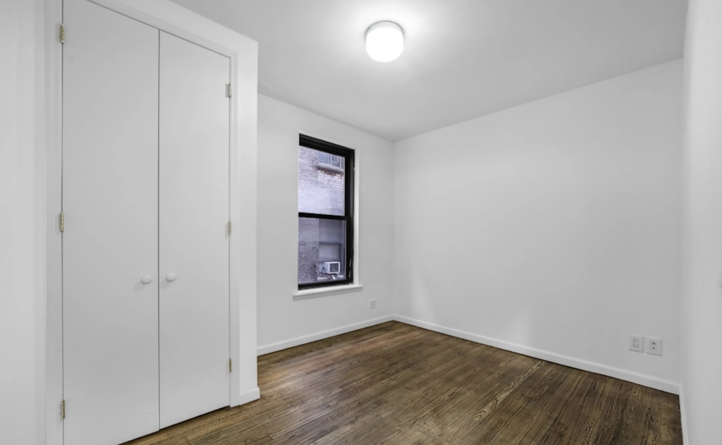 Claremont Avenue, Unit 04 - Photo 3