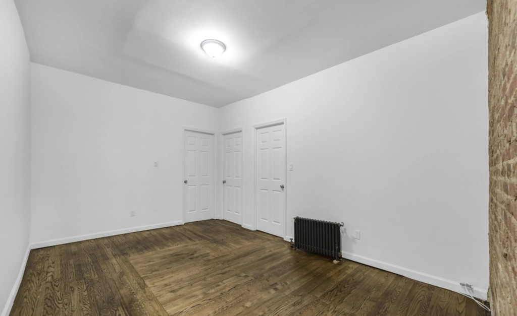 Claremont Avenue, Unit 04 - Photo 2